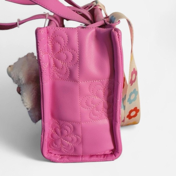 Betsey Johnson tote in bright pink with a removable plush teddy bear charm 🧸 - Picture 5 of 7